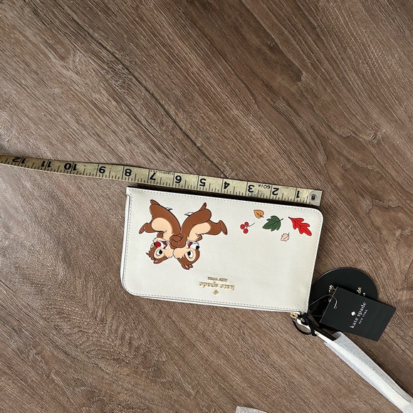 NWTKate Spade Chip and Dale Wristlet - Picture 5 of 6